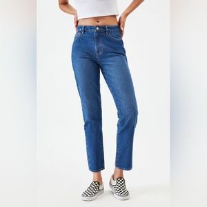 Pacsun jeans mom style size  25 dark blue new no tags.